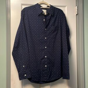 American Eagle blue shirt with small white and lighter blue circles/dots size L